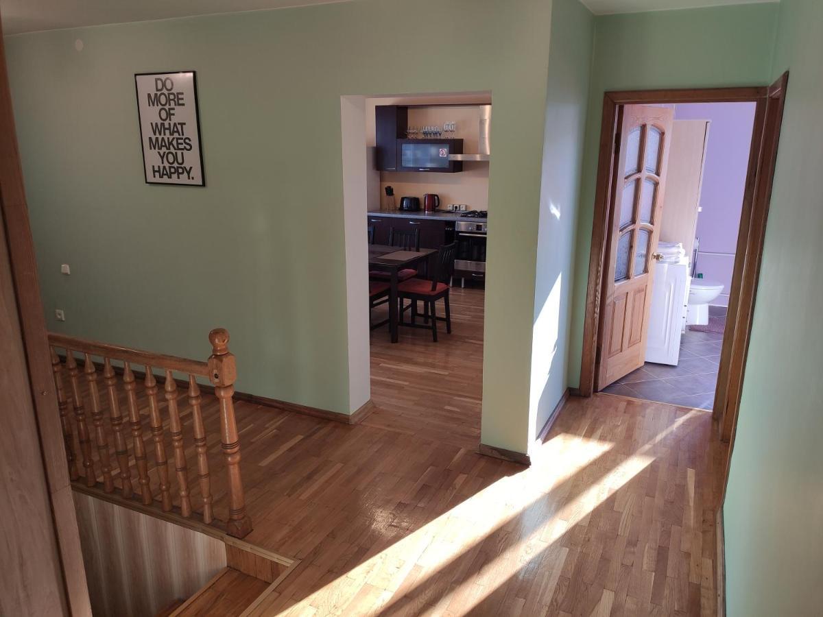 Spacious & Cozy Apartment With Forest View Zapyskis Eksteriør billede