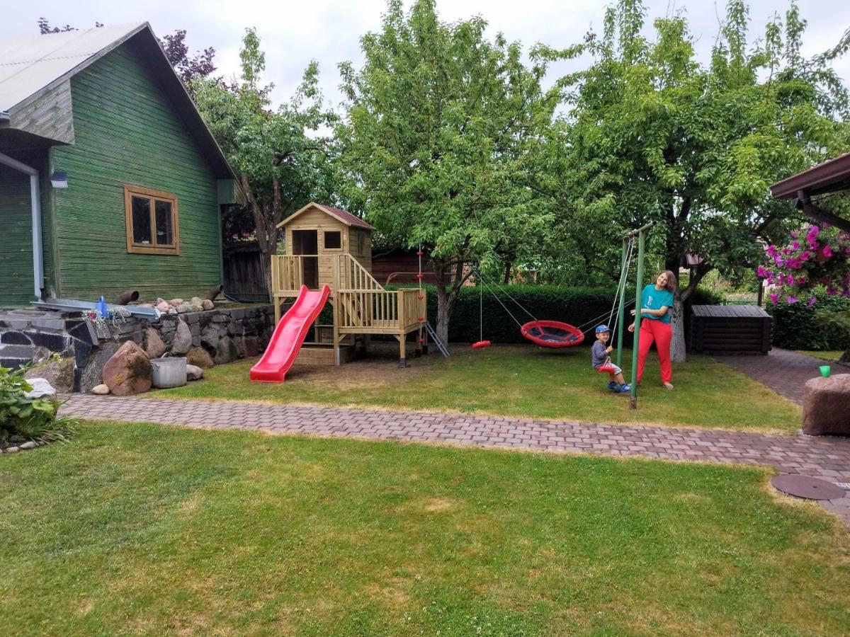 Spacious & Cozy Apartment With Forest View Zapyskis Eksteriør billede